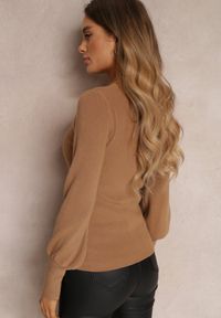 Renee - Brązowy Sweter Oranrad. Okazja: na co dzień. Typ kołnierza: dekolt kwadratowy. Kolor: brązowy. Materiał: dzianina, prążkowany, jeans. Długość: długie. Styl: klasyczny, casual