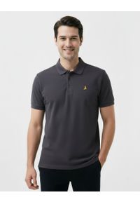 Klasyczna, Męska Koszulka Polo - Brave Soul - Grafitowa. Okazja: na co dzień. Typ kołnierza: polo. Kolor: szary. Materiał: poliester, bawełna. Sezon: wiosna, lato. Styl: klasyczny #2