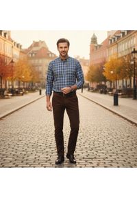 Lekko Taliowana Koszula Sportowa, Button Down - Pako Jeans - Kolorowa Kratka. Okazja: na co dzień. Typ kołnierza: button down. Kolor: wielokolorowy. Materiał: bawełna. Wzór: kratka. Styl: sportowy #6