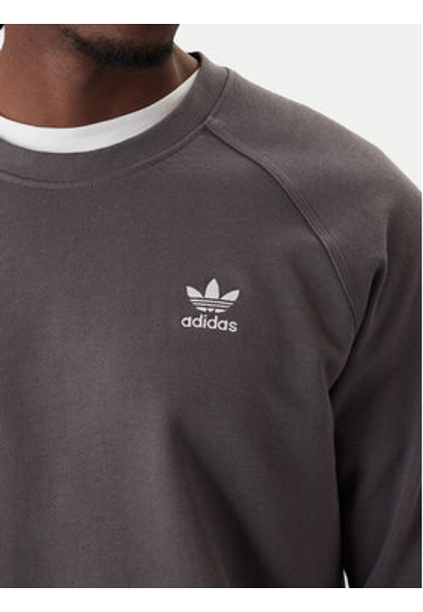 Adidas - adidas Bluza Trefoil Essentials JW3598 Szary Regular Fit. Kolor: szary. Materiał: bawełna