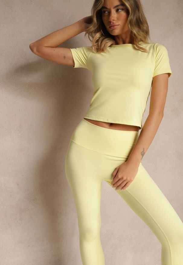 Renee - Żółty Komplet Sportowy Legginsy i T-shirt o Dopasowanym Kroju Silanessa. Kolor: żółty