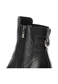 Czarne Botki Lemar Ocieplane Skórzane Buty Na Obcasie. Kolor: czarny. Materiał: skóra. Szerokość cholewki: normalna. Sezon: jesień. Obcas: na obcasie. Styl: elegancki. Wysokość obcasa: średni #7