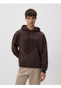 Reserved - Bawełniana bluza z kapturem - brązowy. Typ kołnierza: kaptur. Kolor: brązowy. Materiał: bawełna #1