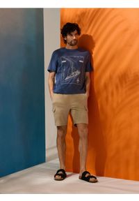 Sinsay - Szorty slim cargo - beżowy. Kolor: beżowy