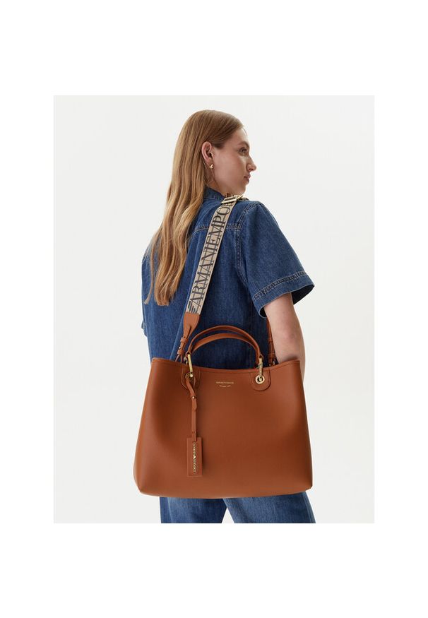 Torebka Emporio Armani. Kolor: brązowy