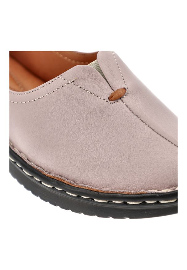 Półbuty damskie Artiker, naturalna skóra licowa z miękką cholewką wsuwaną konstrukcją, jasnobrązowe, 50C0342. Okazja: na co dzień, na spacer. Kolor: brązowy. Materiał: skóra. Szerokość cholewki: normalna. Styl: casual, elegancki