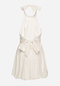 Born2be - Beżowa Sukienka o Bufiastym Kroju z Wiązaniem i Dekoltem Halter Alandoria. Okazja: na imprezę. Typ kołnierza: dekolt halter. Kolor: beżowy. Sezon: lato. Typ sukienki: sportowe. Styl: elegancki, sportowy #7