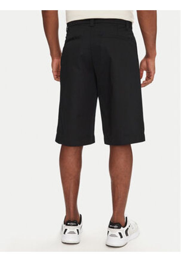 Champion Szorty sportowe 220765 Czarny Standard Fit. Kolor: czarny. Materiał: syntetyk. Styl: sportowy