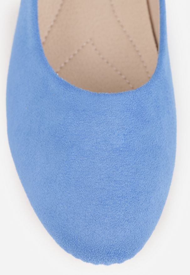 Renee - Niebieskie Klasyczne Balerinki z Ekozamszu z Okrągłym Noskiem Harneli. Okazja: na co dzień, na spotkanie biznesowe. Nosek buta: okrągły. Zapięcie: bez zapięcia. Kolor: niebieski. Obcas: na płaskiej podeszwie. Styl: klasyczny