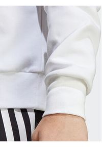 Adidas - adidas Bluza Future Icons Badge of Sport Crew Sweatshirt IC3741 Biały Regular Fit. Kolor: biały. Materiał: bawełna. Styl: sportowy #7