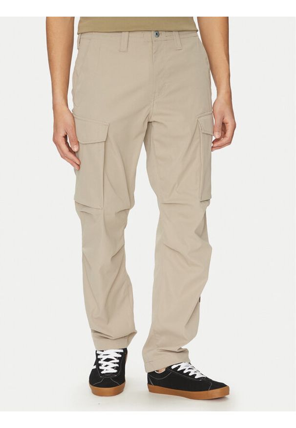 G-Star RAW - G-Star Raw Joggery Core D24309-D517 G053 Beżowy Regular Fit. Kolor: beżowy. Materiał: syntetyk