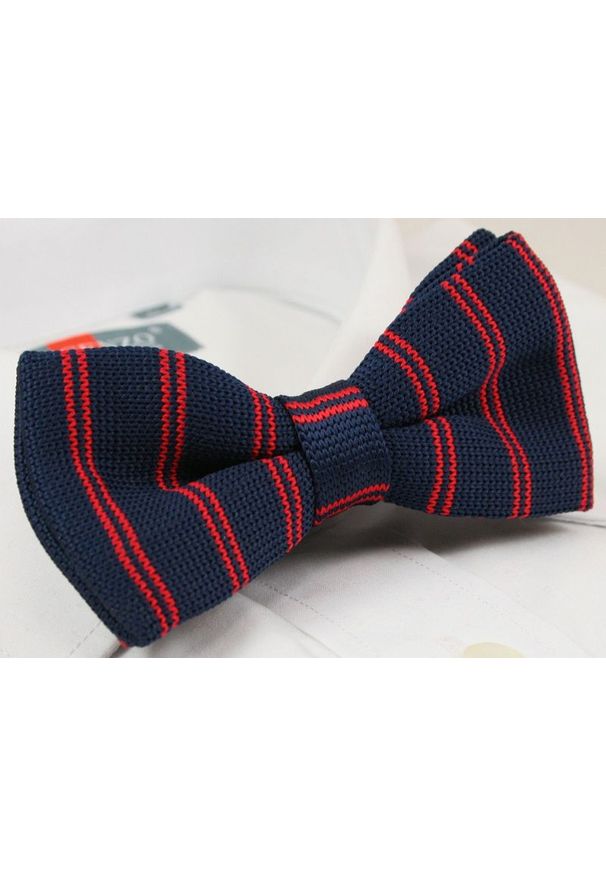 Granatowa Mucha Typu Knit (Czerwone Paski) - Alties. Kolor: czerwony, wielokolorowy, niebieski. Materiał: dziergany, tkanina. Wzór: paski, prążki. Styl: sportowy, elegancki