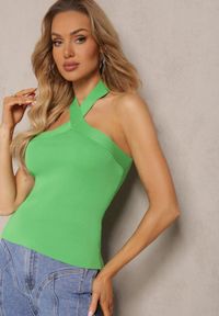 Renee - Zielony Top Zakładany na Szyję z Odkrytymi Plecami Khailey. Kolor: zielony. Materiał: dzianina, wiskoza, prążkowany, jeans. Sezon: lato, wiosna #4
