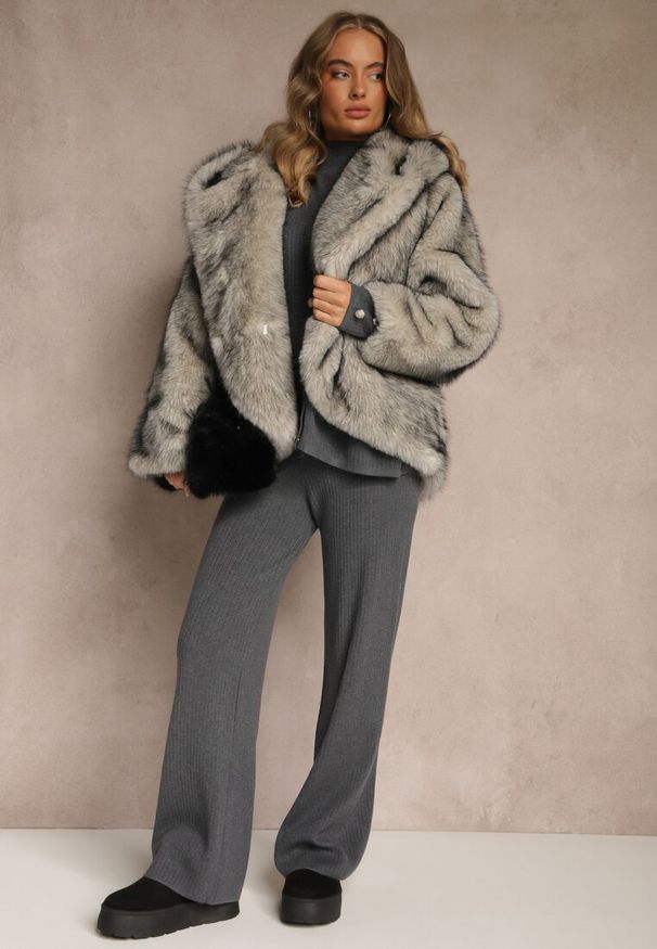 Renee - Szary Komplet z Dzianiny z Bawełną Spodnie Kardigan i T-shirt z Golfem Ralonia. Kolor: szary. Materiał: dzianina, bawełna