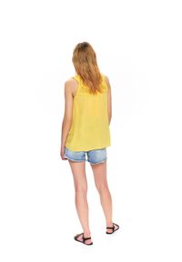 TOP SECRET - Luźna bluzka z plecionką. Okazja: na co dzień. Kolor: żółty. Materiał: tkanina, prążkowany. Sezon: wiosna, lato. Styl: casual #8