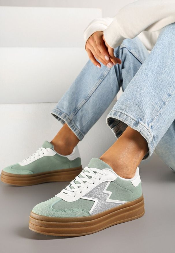 Born2be - Jasnozielone Sneakersy na Kauczukowej Podeszwie z Geometrycznym Wzorem Tolionne. Okazja: na co dzień. Kolor: zielony. Materiał: kauczuk. Wzór: geometria