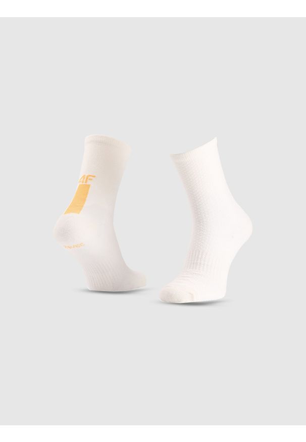 4f - 4F Skarpetki trekkingowe za kostkę męskie - białe 43-46. Kolor: biały. Technologia: Primaloft. Sport: wspinaczka, turystyka piesza