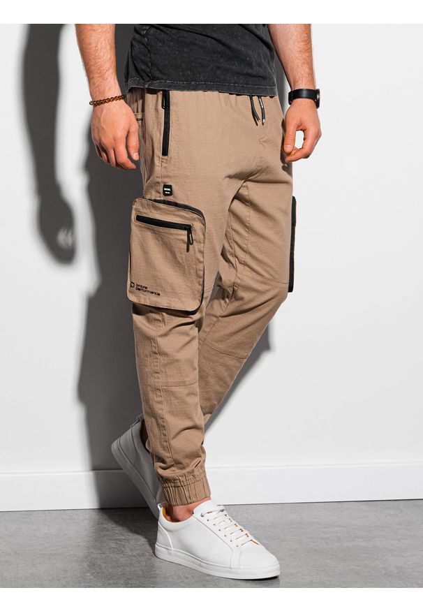 Ombre Clothing - Spodnie męskie joggery z kieszeniami na zamek - brązowe V4 P960 - XXL. Kolor: brązowy. Materiał: materiał, bawełna