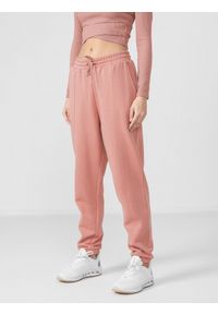 4f - Spodnie dresowe joggery damskie. Kolor: różowy. Materiał: dresówka #2