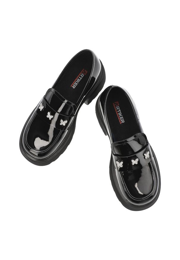 Czarne Półbuty Artiker Eleganckie Obuwie Damskie. Okazja: na co dzień. Kolor: czarny. Materiał: lakier, skóra. Wzór: aplikacja. Obcas: na obcasie. Styl: elegancki. Wysokość obcasa: średni