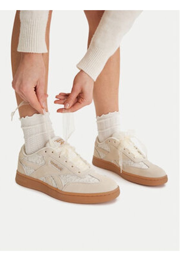 Reebok Sneakersy CEO-FORTE LOUNGER AR30252WCCT Écru. Kolor: kremowy. Materiał: materiał