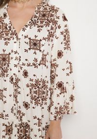 Born2be - Brązowa Wiskozowa Sukienka z Geometrycznym Wzorem Filavara. Okazja: na co dzień. Kolor: brązowy. Materiał: wiskoza. Wzór: geometria. Typ sukienki: proste. Styl: casual, klasyczny #5