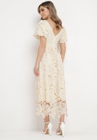 Born2be - Jasnobeżowa Sukienka Koronkowa z Krótkim Bufiastym Rękawem Ulessa. Okazja: na imprezę. Kolor: beżowy. Materiał: koronka #5