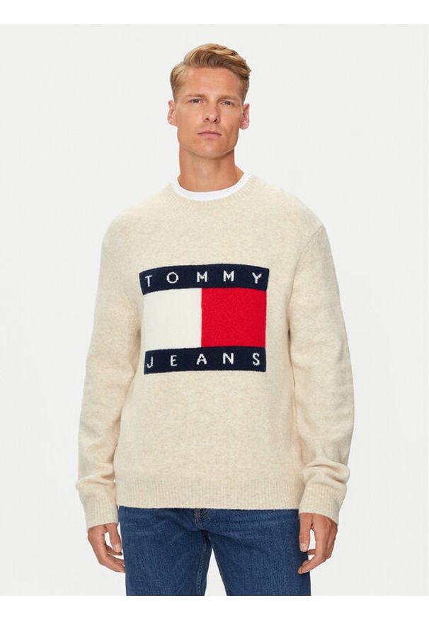 Tommy Jeans Sweter Flag DM0DM19442 Beżowy Regular Fit. Kolor: beżowy. Materiał: syntetyk