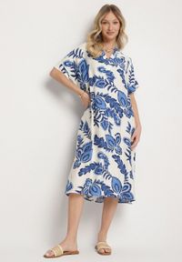 Born2be - Niebieska Sukienka z Wiskozą i Lnem Pudełkowa z Kieszeniami w Kwiatowy Wzór Boho Natundelia. Okazja: na co dzień. Kolor: niebieski. Materiał: wiskoza, len. Wzór: kwiaty. Styl: boho