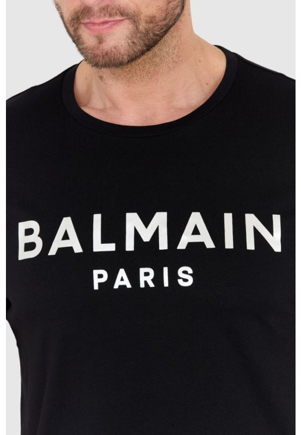Balmain - BALMAIN Czarny t-shirt męski ze srebrnym logo, Rozmiar S. Kolor: czarny