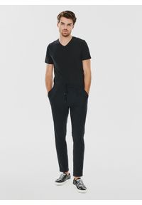 Pako Lorente - PAKO LORENTE – Czarny gładki t-shirt v-neck. Kolor: niebieski, czarny. Materiał: bawełna, elastan. Wzór: gładki #4