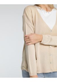 Unisono - SWETER Z GUZIKAMI 223-3826 BEIGE. Materiał: akryl