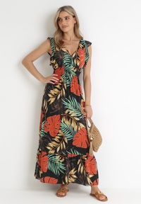 Born2be - Czarna Wiskozowa Sukienka Maxi z Kopertowym Dekoltem i Gumkami w Pasie Sirerria. Typ kołnierza: kołnierz z falbankami. Kolor: czarny. Materiał: wiskoza. Typ sukienki: kopertowe. Długość: maxi #1