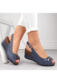 Sandały damskie na koturnie komfortowe niebieskie eVento 6230. Kolor: niebieski. Obcas: na koturnie #4