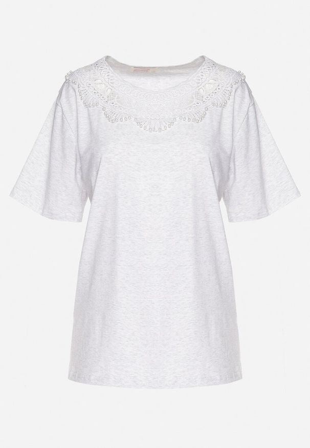 Born2be - Szary T-shirt Oversize z Ozdobną Koronką i Perłami Elanoriel. Okazja: na co dzień. Kolor: szary. Materiał: koronka. Wzór: koronka. Styl: casual, klasyczny
