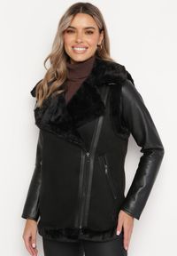 Born2be - Czarna Kamizelka Bezrękawnik w Stylu Biker z Ekozamszu z Futerkiem Terone. Kolor: czarny. Materiał: futro. Długość rękawa: bez rękawów. Wzór: aplikacja #5