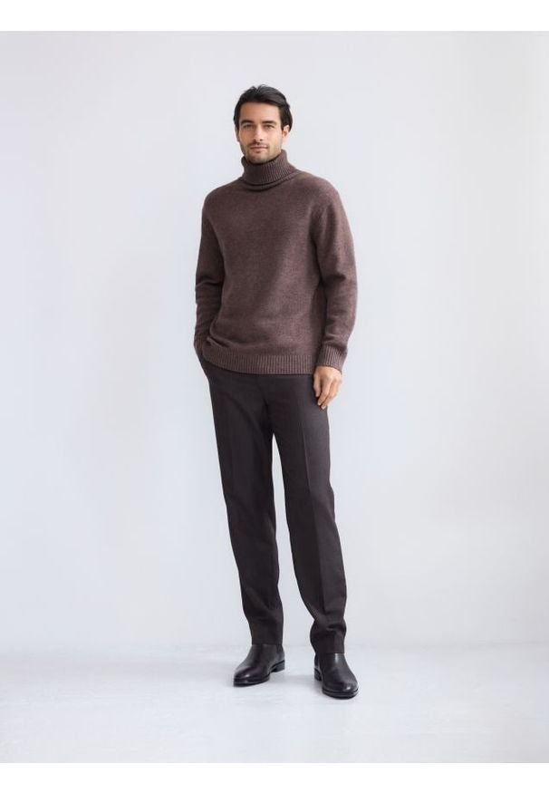 Reserved - Sweter z wełną z jaka - brązowy. Typ kołnierza: golf. Kolor: brązowy. Materiał: wełna