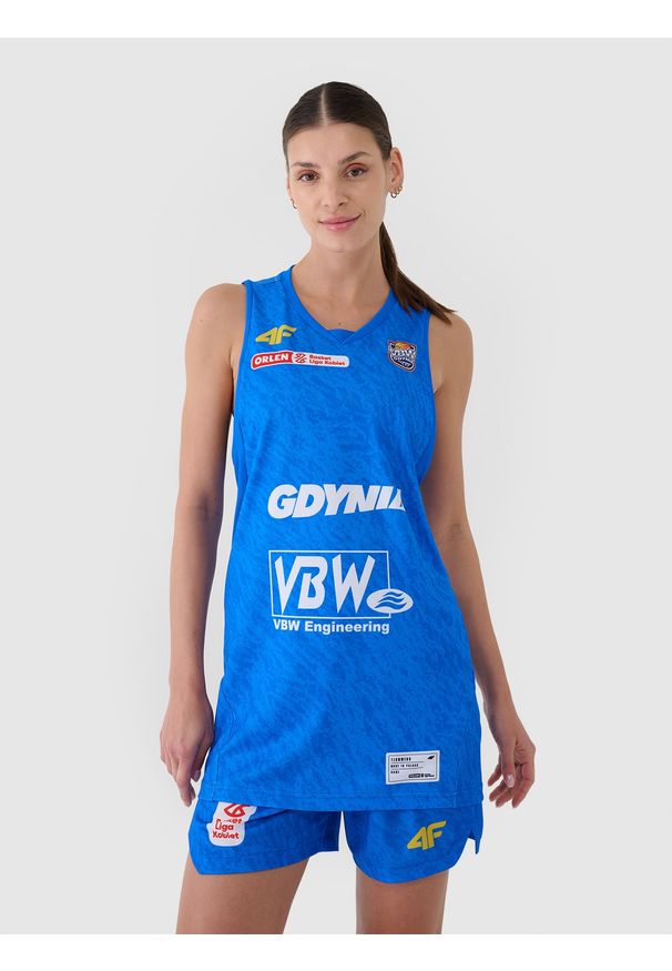 4f - 4F Koszulka meczowa replika wyjazdowa z sezonu 2024/25 damska 4F x VBW Arka Gdynia - multikolor M. Typ kołnierza: dekolt w serek. Kolor: wielokolorowy. Materiał: dzianina, włókno, materiał, syntetyk. Wzór: gładki, nadruk, ze splotem. Sport: koszykówka, fitness