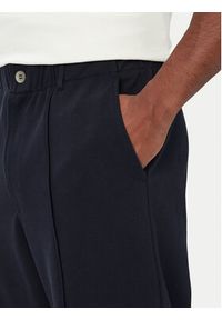Guess Spodnie materiałowe M6YB13 K4252 Granatowy Regular Fit. Kolor: niebieski. Materiał: bawełna #3