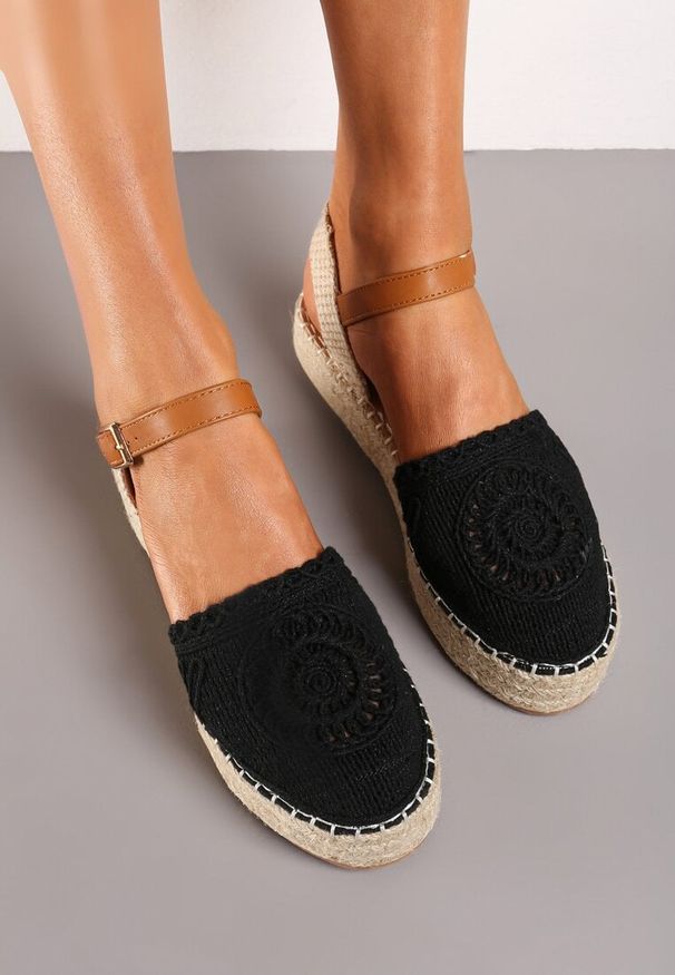 Born2be - Czarne Espadryle na Grubej Podeszwie z Plecionego Materiału Sidara. Nosek buta: okrągły. Zapięcie: pasek. Kolor: czarny. Materiał: materiał. Sezon: wiosna, lato. Styl: elegancki
