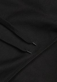 Renee - Czarna Bluza z Kapturem Corbetes. Typ kołnierza: kaptur. Kolor: czarny. Materiał: prążkowany, polar, tkanina, dresówka. Długość rękawa: długi rękaw. Długość: długie. Wzór: jednolity, gładki #2