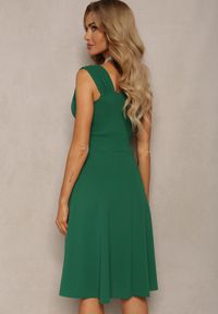 Renee - Zielona Kopertowa Sukienka Wieczorowa na Ramiączkach Puremia. Kolor: zielony. Materiał: jeans. Długość rękawa: na ramiączkach. Typ sukienki: kopertowe. Styl: wizytowy #4