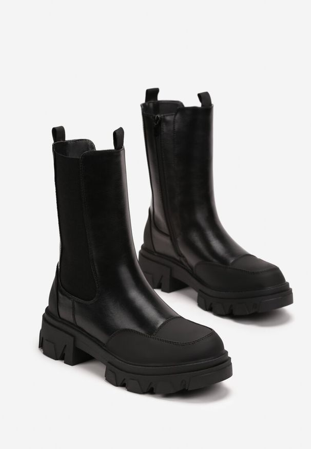 Renee - Czarne Botki Sztyblety Vanjo. Nosek buta: okrągły. Zapięcie: zamek. Kolor: czarny. Materiał: jeans. Sezon: jesień, zima. Obcas: na obcasie. Styl: elegancki. Wysokość obcasa: niski
