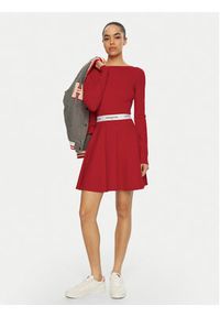 Tommy Jeans Sukienka codzienna DW0DW19465 Czerwony Slim Fit. Okazja: na co dzień. Kolor: czerwony. Materiał: syntetyk. Typ sukienki: proste. Styl: casual #3