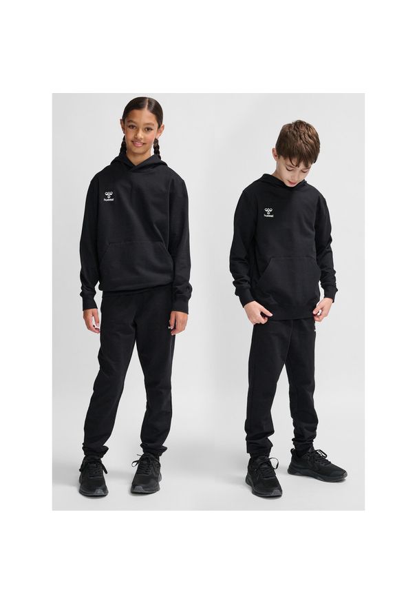 Bluza z kapturem dla dzieci Hummel Go 2.0. Typ kołnierza: kaptur. Kolor: czarny. Sport: joga i pilates