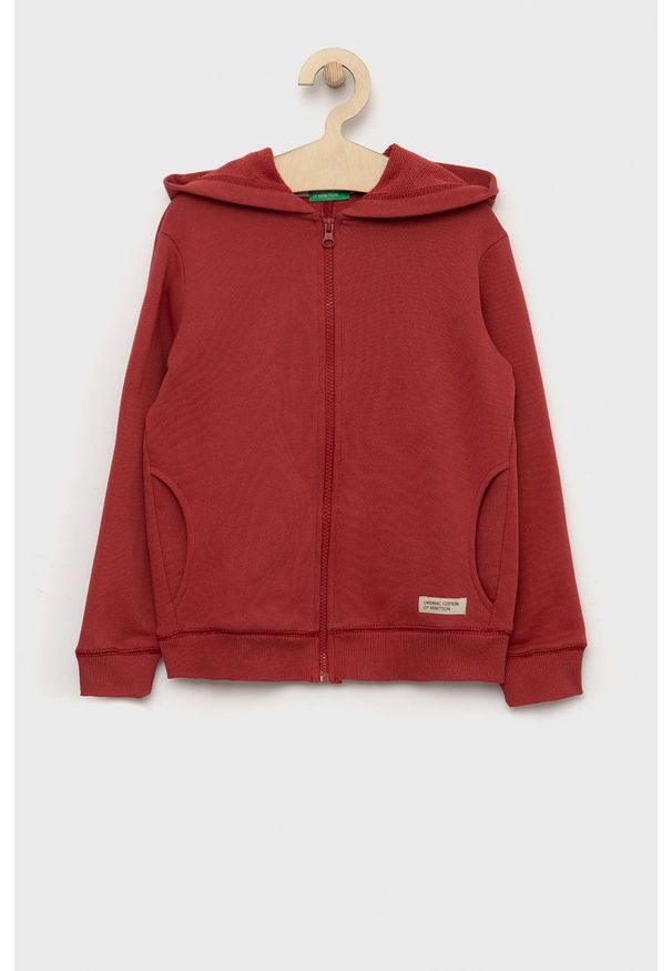 United Colors of Benetton bluza bawełniana dziecięca kolor bordowy z kapturem gładka. Okazja: na co dzień. Typ kołnierza: kaptur. Kolor: różowy. Materiał: bawełna. Wzór: gładki. Styl: casual