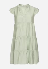 Born2be - Jasnozielona Sukienka o Rozkloszowanym Kroju z Dekoltem w Serek Meverina. Okazja: na co dzień. Typ kołnierza: dekolt w serek. Kolor: zielony. Długość rękawa: krótki rękaw. Wzór: aplikacja. Typ sukienki: proste, rozkloszowane. Styl: casual, elegancki #4