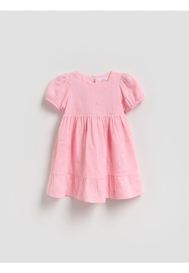 Reserved - Muślinowa sukienka z haftem - pastelowy róż. Kolor: różowy. Materiał: bawełna, tkanina. Wzór: haft