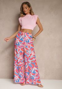 Renee - Różowe Spodnie z Wiskozy o Szerokim Kroju High Waist z Geometrycznym Motywem Ralianea. Okazja: na co dzień. Stan: podwyższony. Kolor: różowy. Materiał: wiskoza. Wzór: geometria. Styl: elegancki, casual