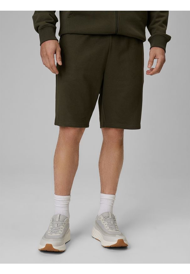 4f - 4F Spodenki dresowe męskie - khaki XL. Kolor: brązowy, oliwkowy, wielokolorowy. Materiał: dresówka. Sport: turystyka piesza, fitness